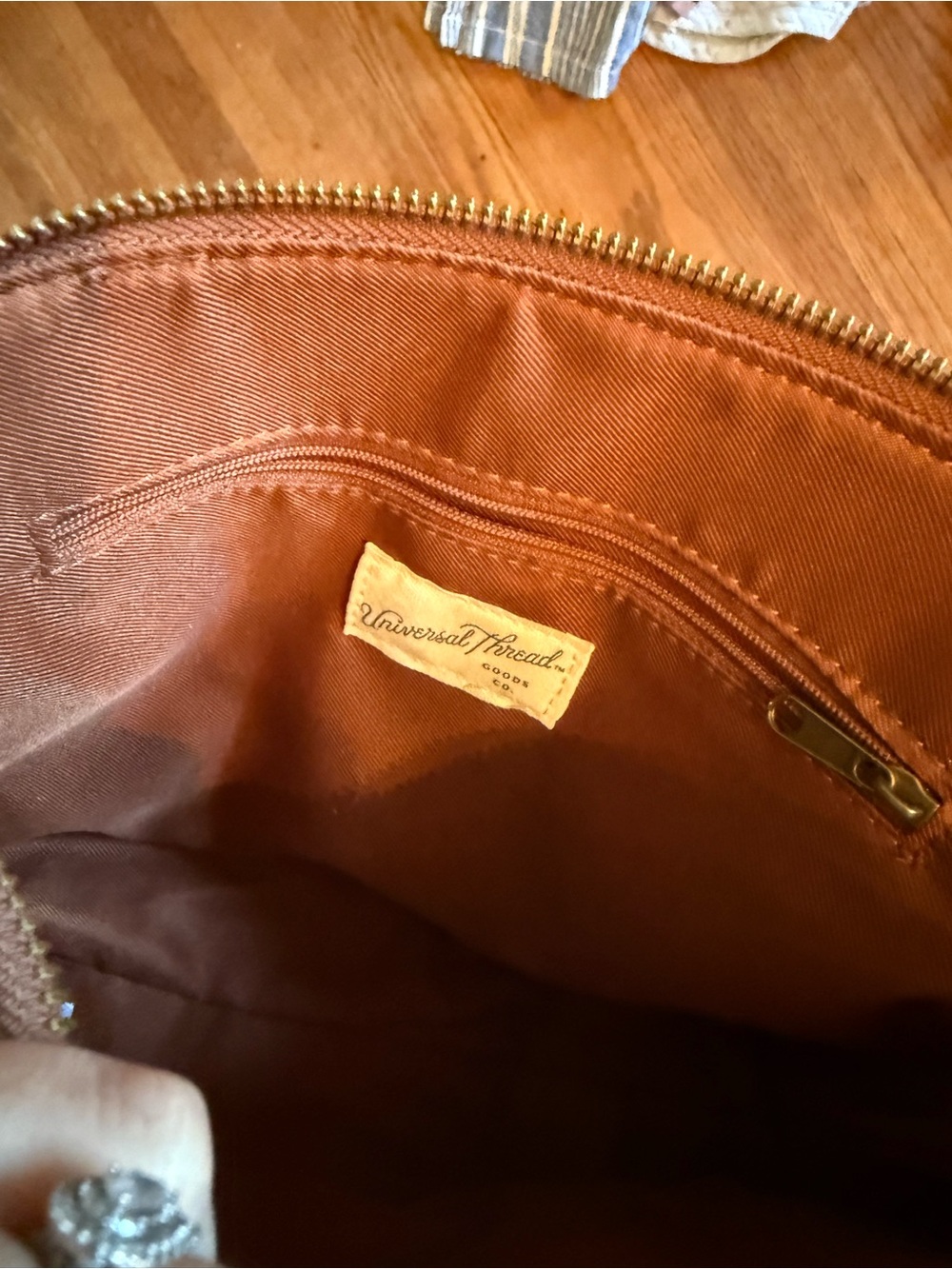 Universal Thread Brown Leather Crossbody Bag - Picture 4 of 4